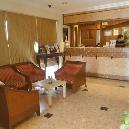 Holiday Villa Hotel City Centre Phnom Penh Bagian luar foto