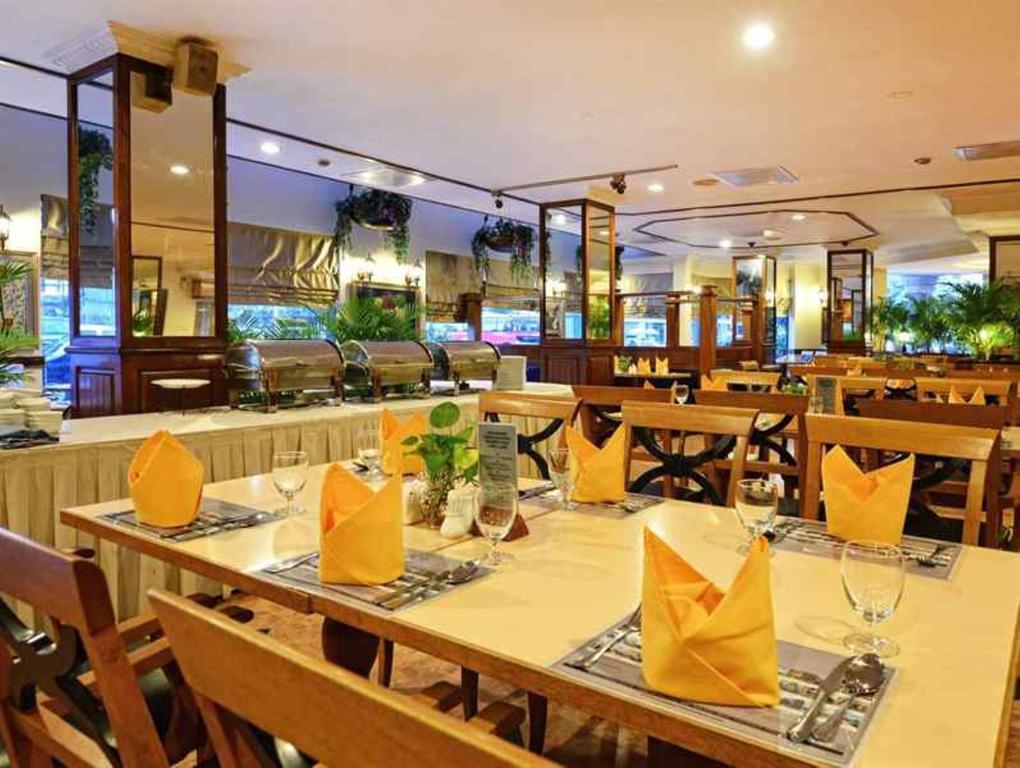 Holiday Villa Hotel City Centre Phnom Penh Bagian luar foto
