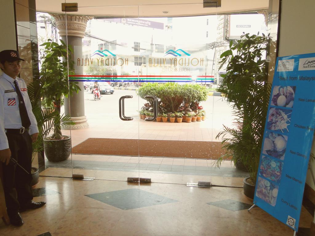 Holiday Villa Hotel City Centre Phnom Penh Bagian luar foto