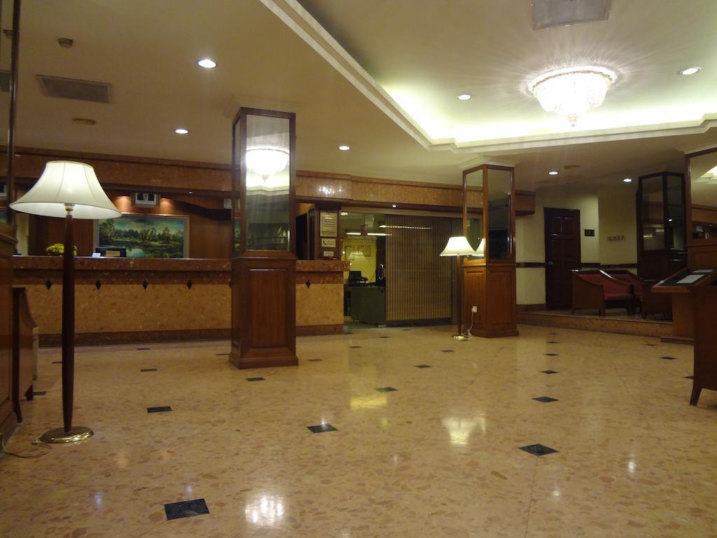 Holiday Villa Hotel City Centre Phnom Penh Bagian luar foto