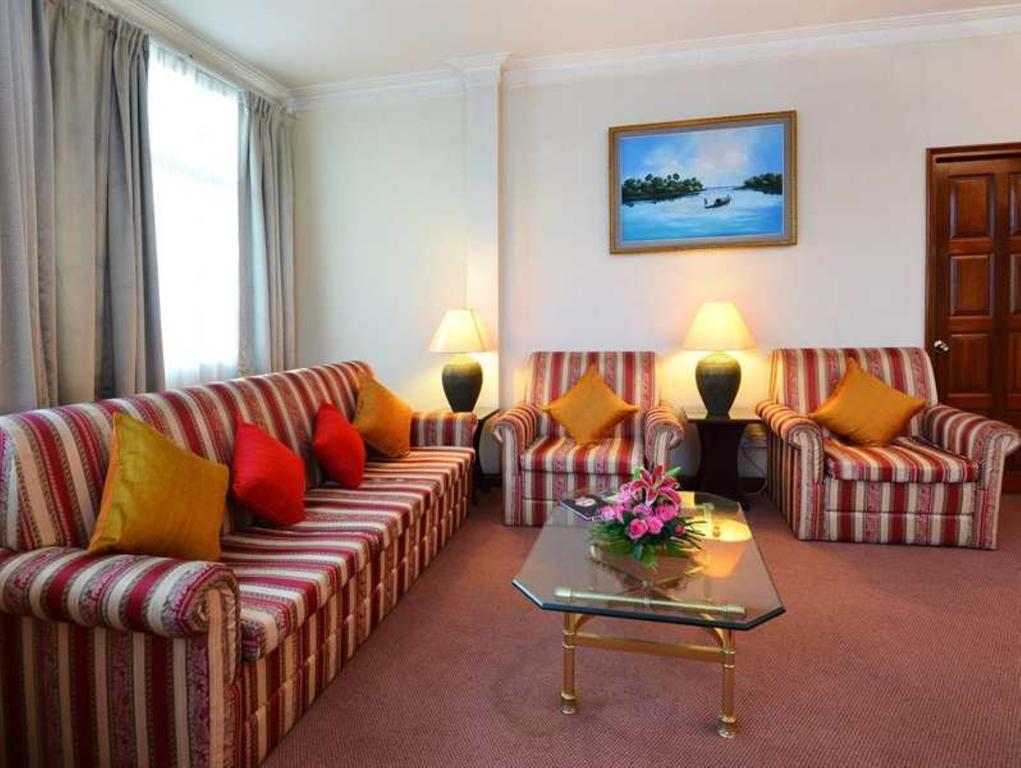 Holiday Villa Hotel City Centre Phnom Penh Ruang foto
