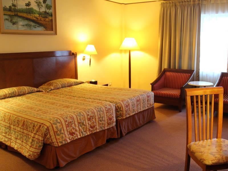 Holiday Villa Hotel City Centre Phnom Penh Bagian luar foto