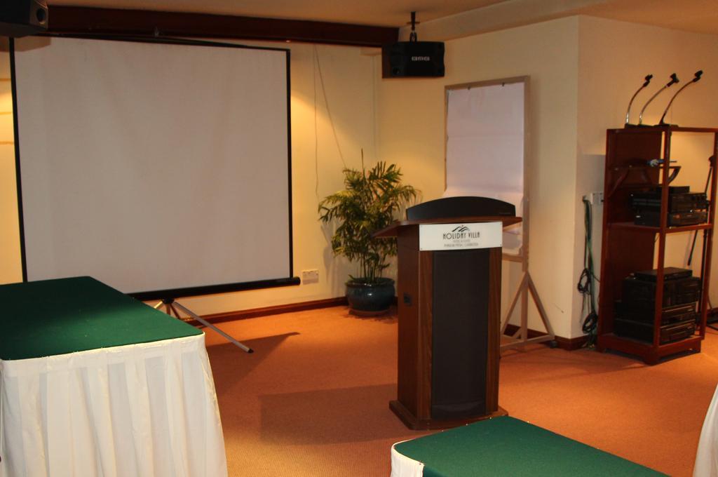 Holiday Villa Hotel City Centre Phnom Penh Bagian luar foto